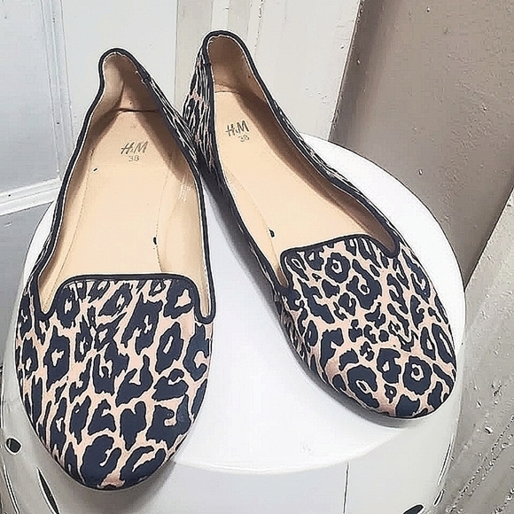 H&M Leopard print Women's Flats Size 7 🌴 - Picture 1 of 7